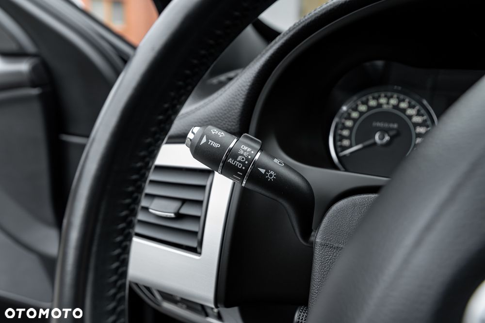 Jaguar XF 2.0 T Prestige - 36