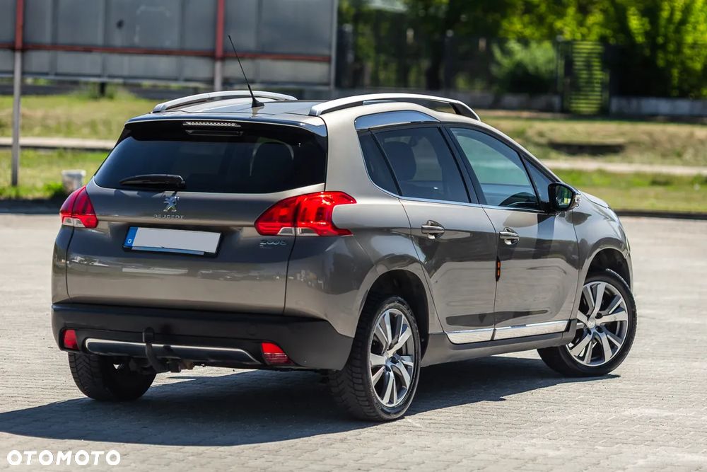 Peugeot 2008 1.2 Pure Tech Style S&S - 12