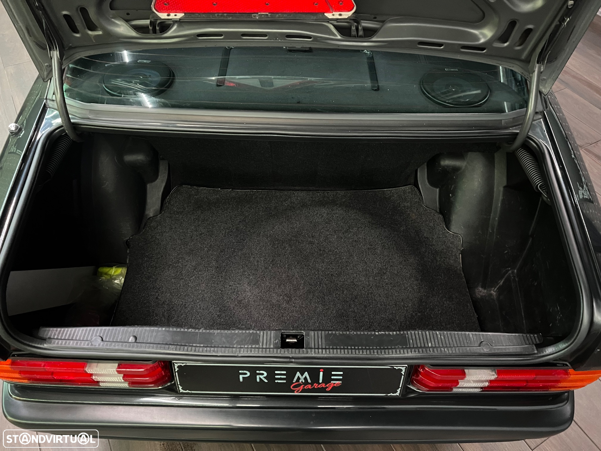 Mercedes-Benz 190 E 2.3 - 15
