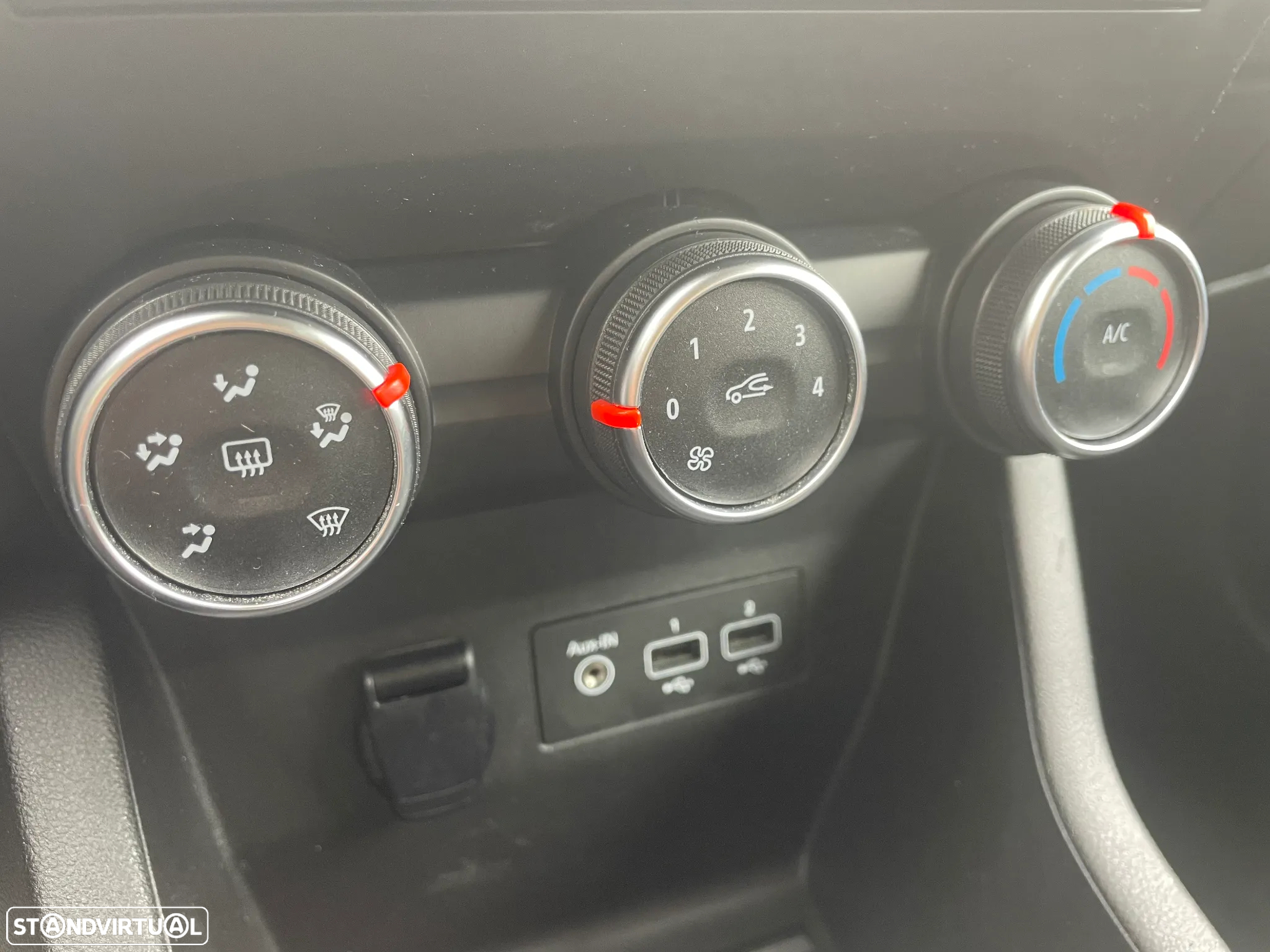 Renault Clio BLUE dCi 85 BUSINESS EDITION - 14
