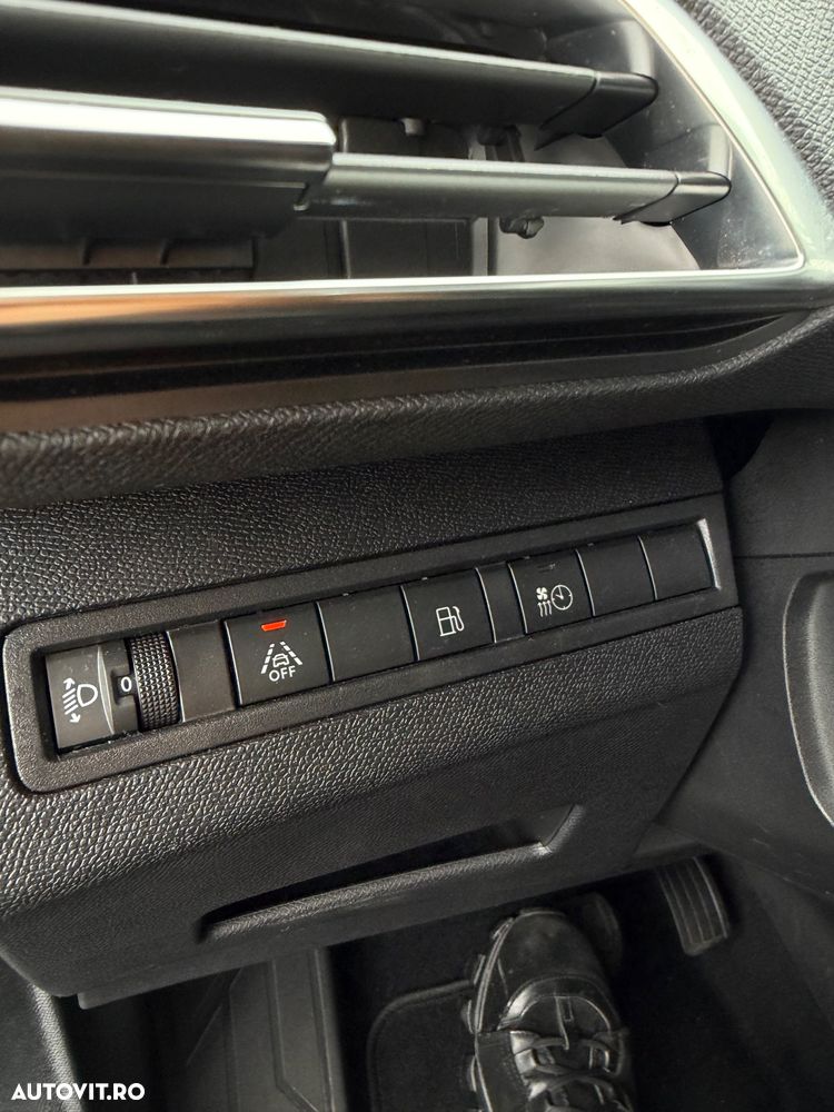 Peugeot 3008 225 e-EAT8 Allure Pack - 22