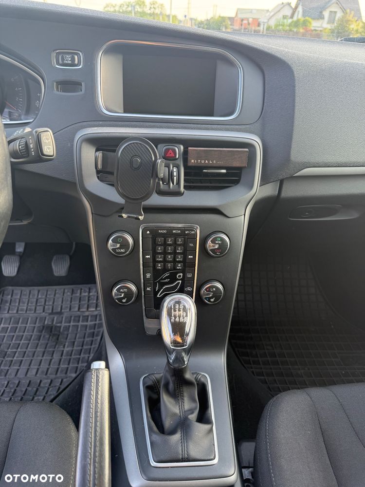 Volvo V40 D3 Momentum - 16
