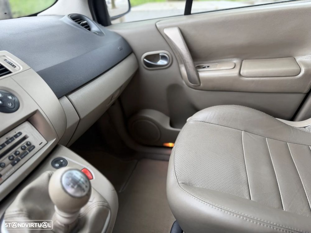 Renault Mégane Scénic - 19