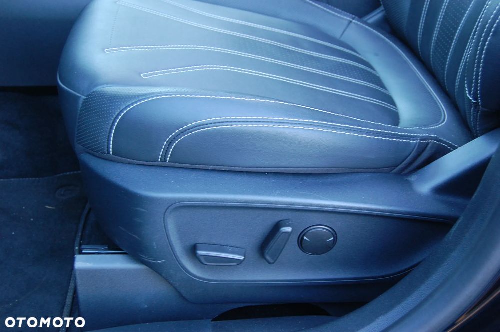 Ford Kuga - 10