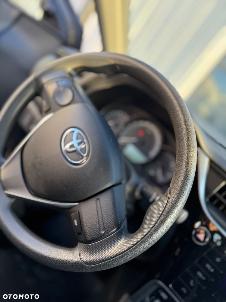 Toyota Auris 1.33 VVT-i Comfort - 12