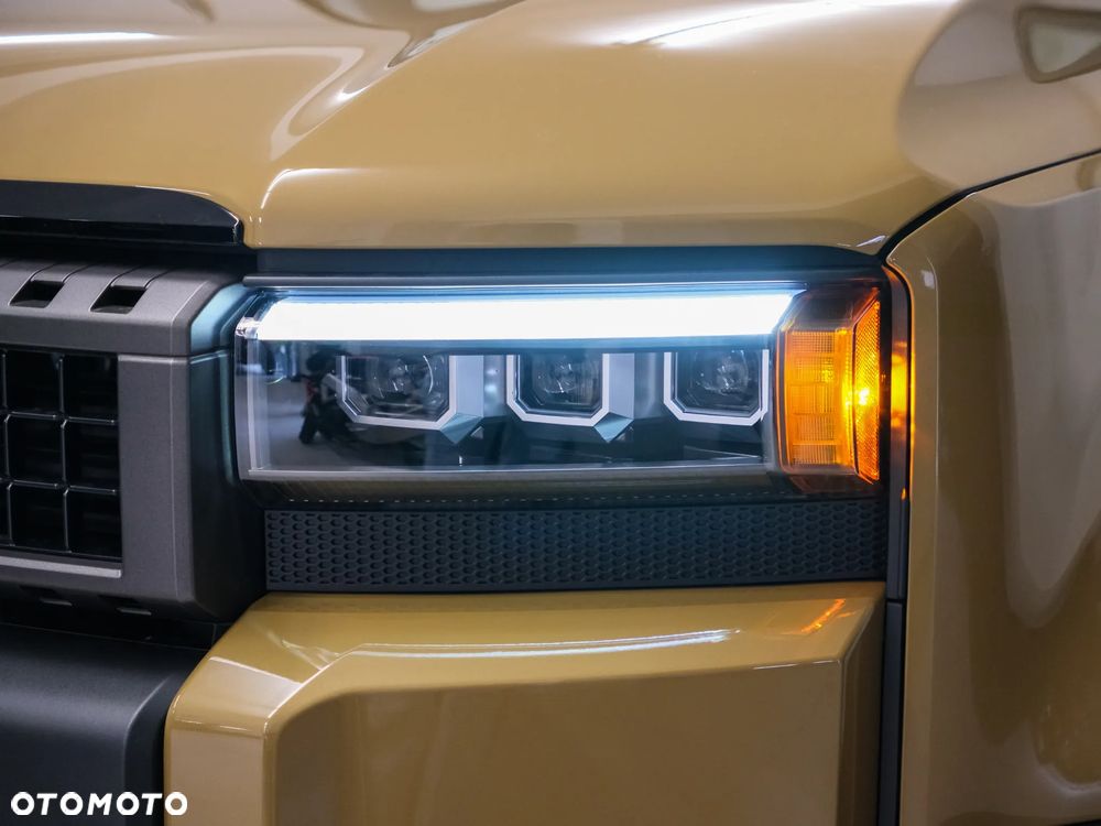 Toyota Land Cruiser - 22