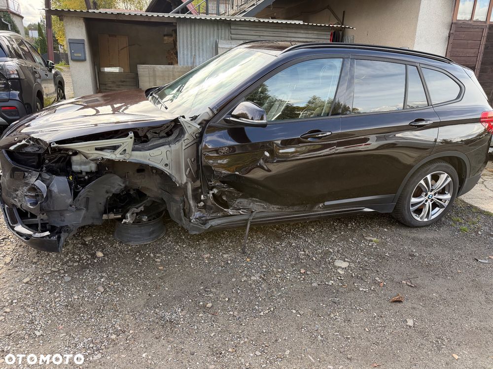 BMW X1 xDrive20i Sport Line - 22
