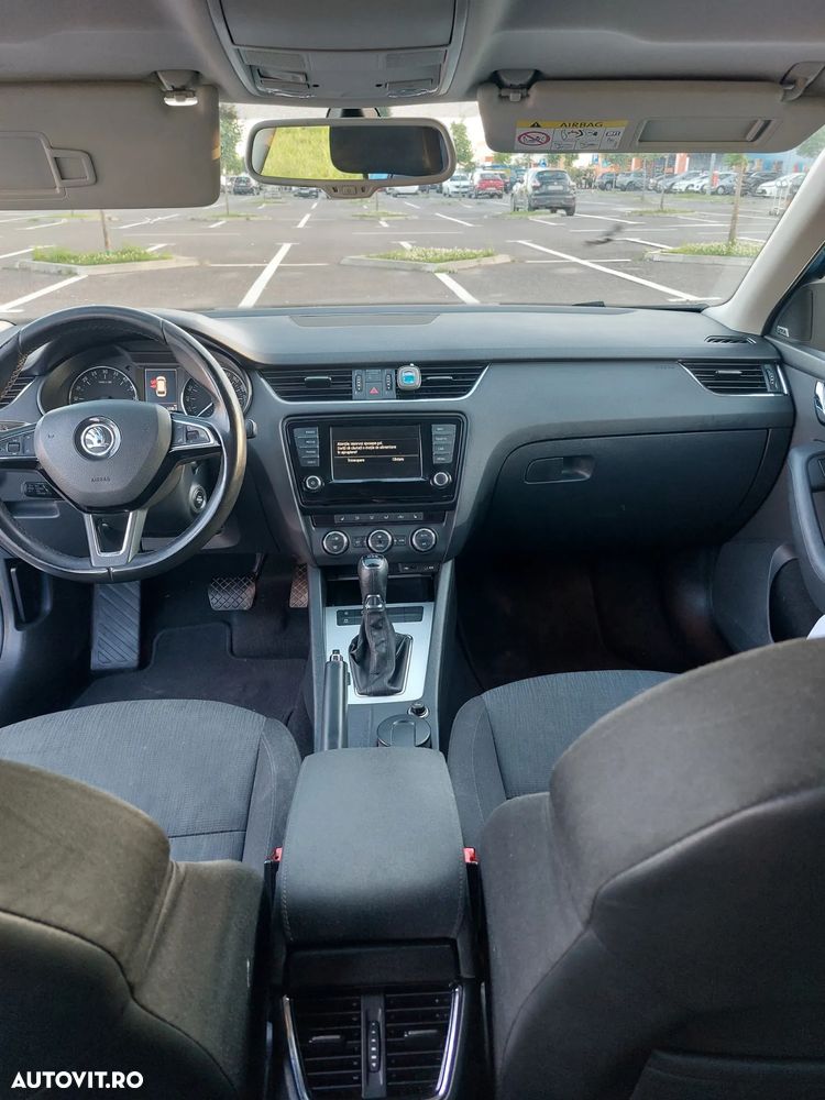 Skoda Octavia 1.6 TDI DSG Style - 6