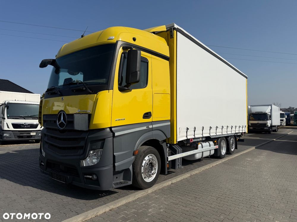Mercedes-Benz Actros 2543 - 8