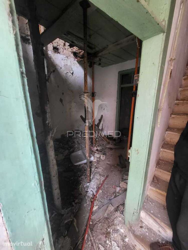 Prédio de 3 Andares e terraço na Ribeira de Santarém perto da estaç... - Grande imagem: 3/8