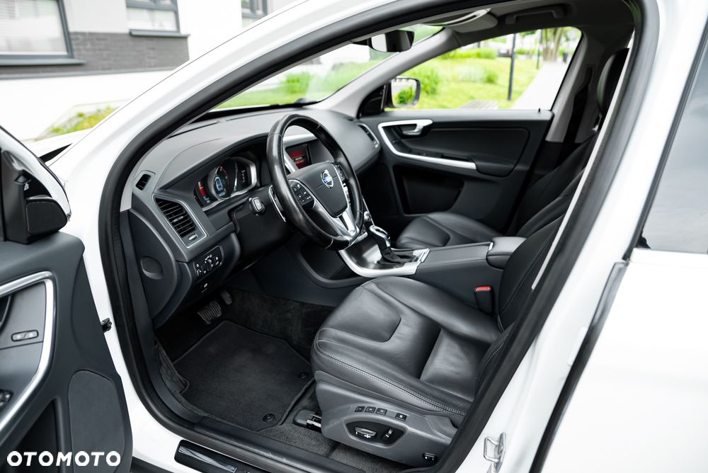 Volvo XC 60 D5 AWD Summum - 18
