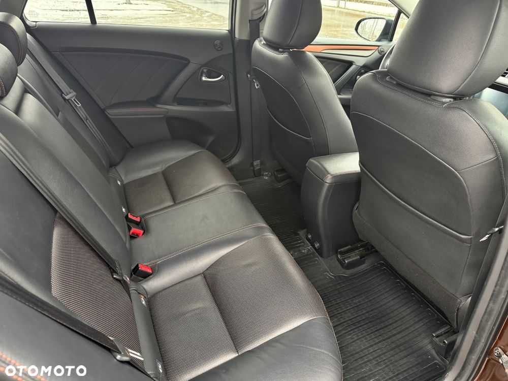 Toyota Avensis Touring Sports 1.8 Executive - 30