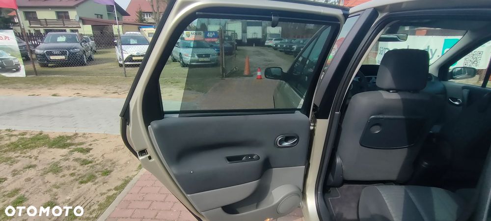 Renault Grand Scenic 1.6 16V Dynamique - 16