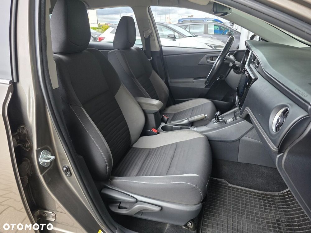 Toyota Auris - 18