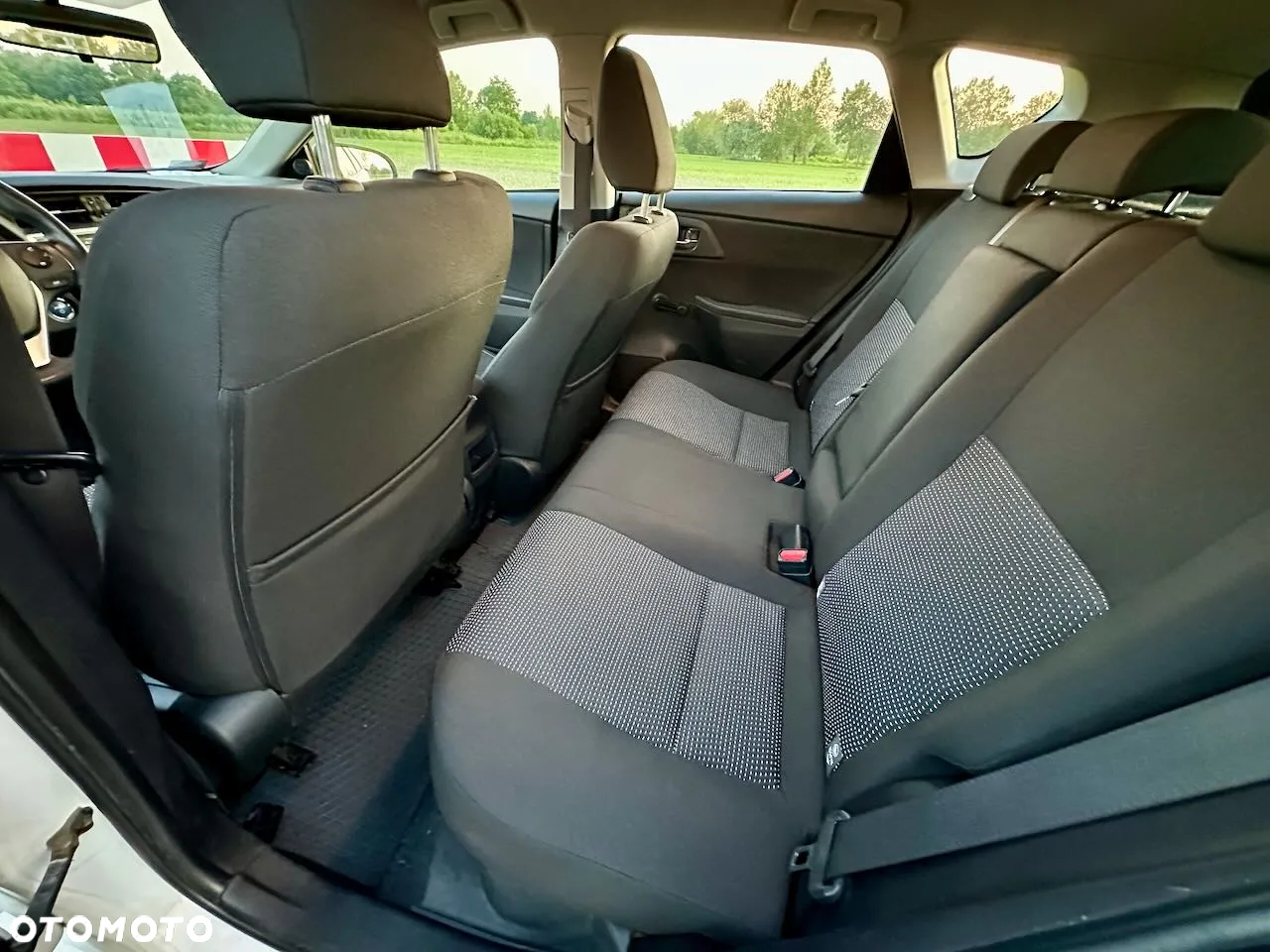 Toyota Auris Hybrid 135 Premium - 23