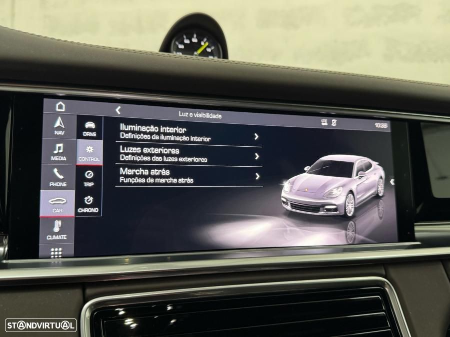 Porsche Panamera 4 E-Hybrid - 33