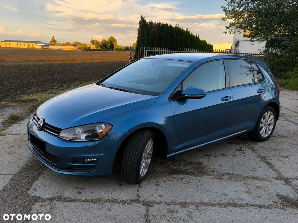 Volkswagen Golf - 1