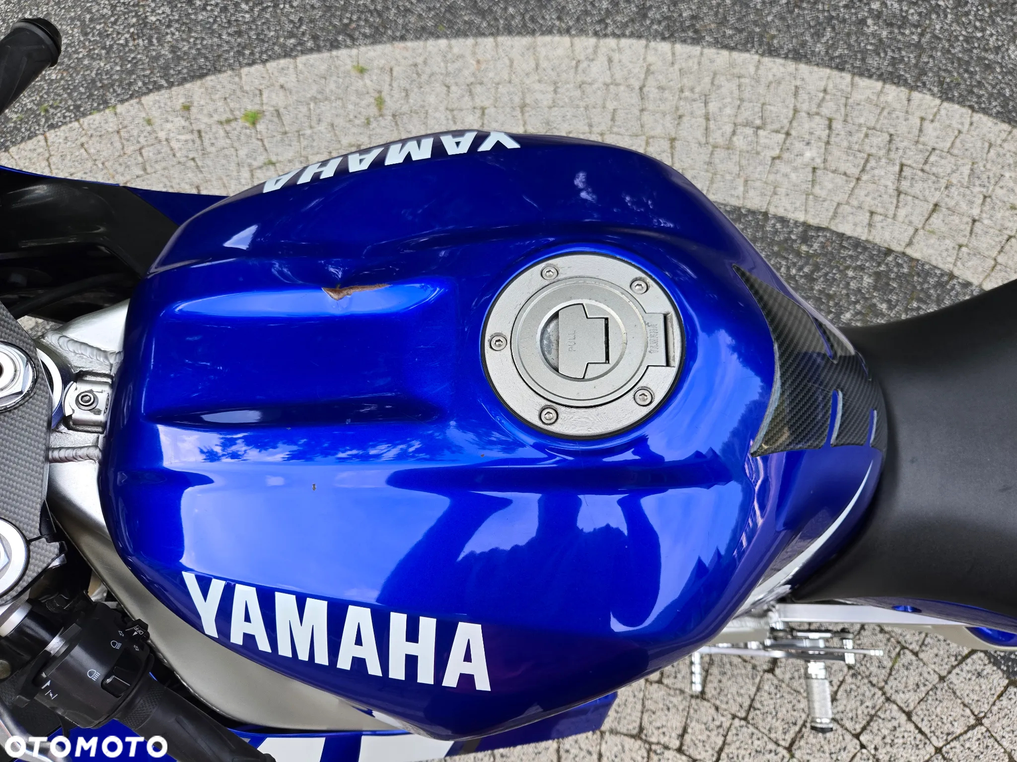 Yamaha R1 - 26