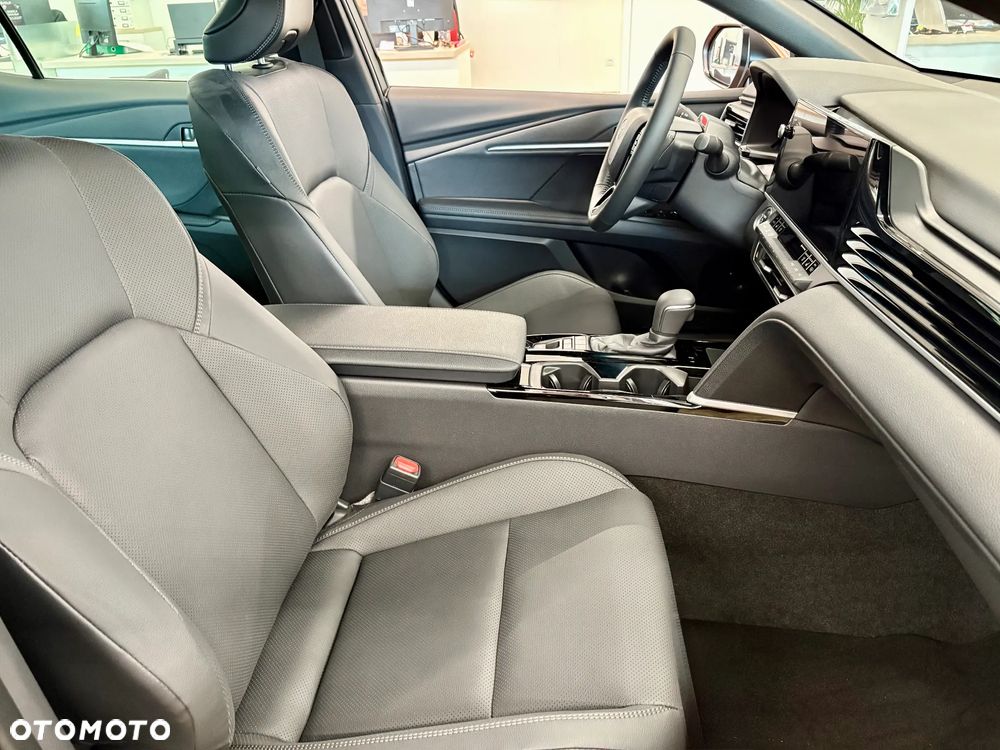 Toyota Camry 2.5 Hybrid Dynamic Force Prestige e-CVT - 11