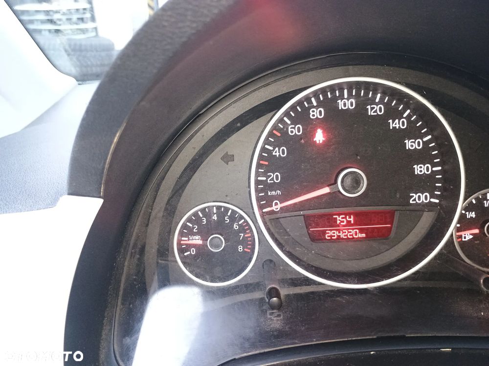 Volkswagen up! white - 10