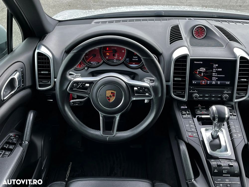 Porsche Cayenne - 15
