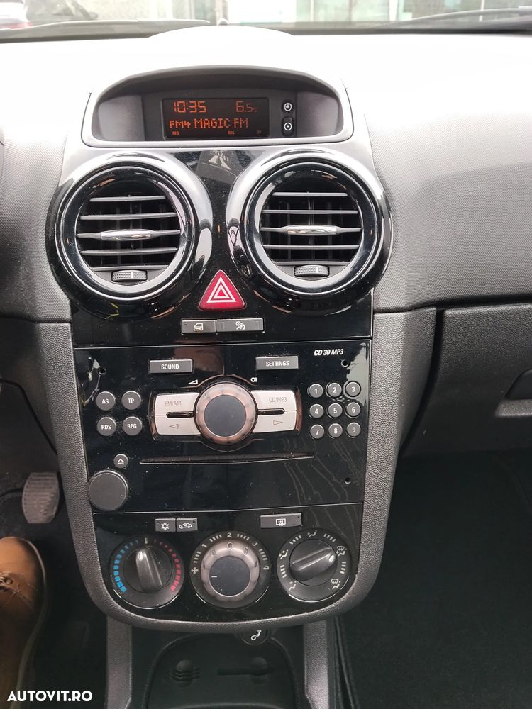 Opel Corsa 1.4 16V Color Elegance - 12