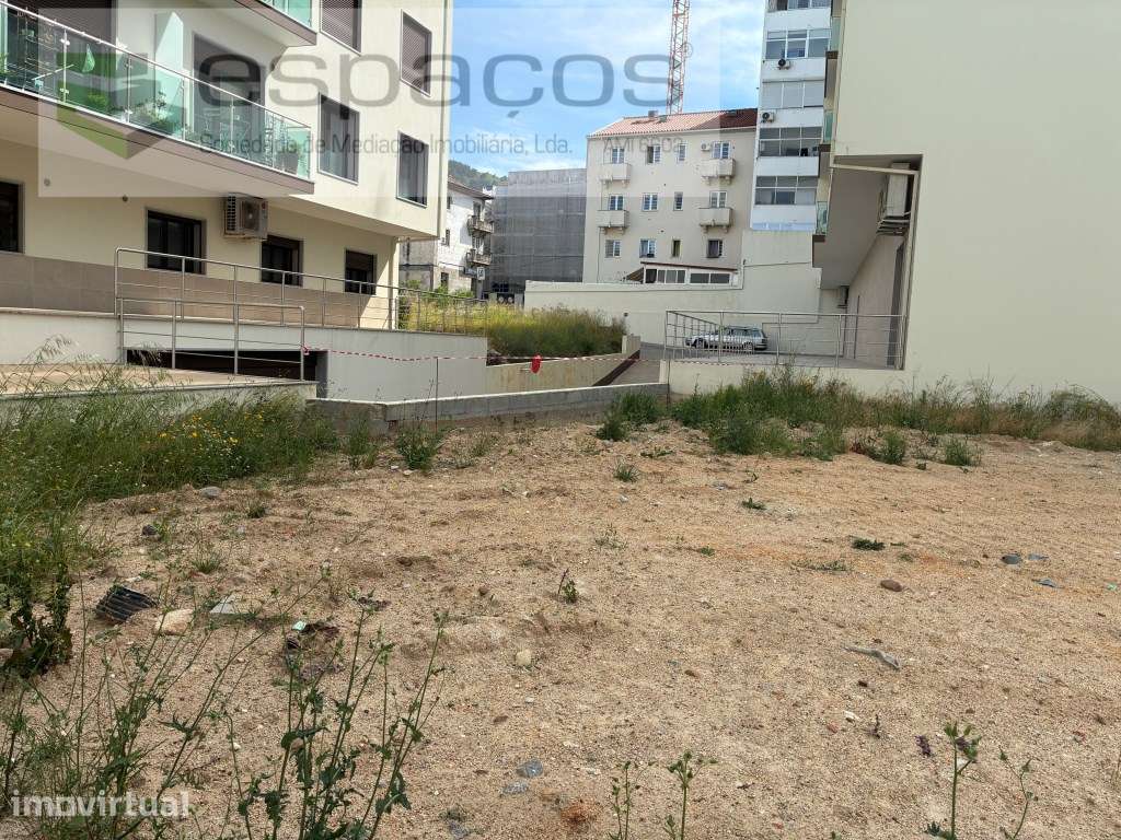 Lote de terreno para construção AV. da Liberdade - Grande imagem: 4/7