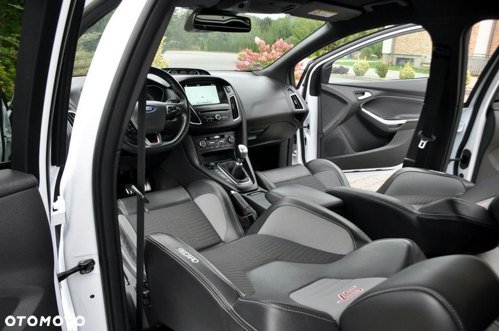 Ford Focus 2.0 TDCi ST - 28