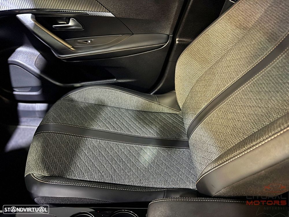 Peugeot 2008 1.2 PureTech Allure Pack EAT8 - 20