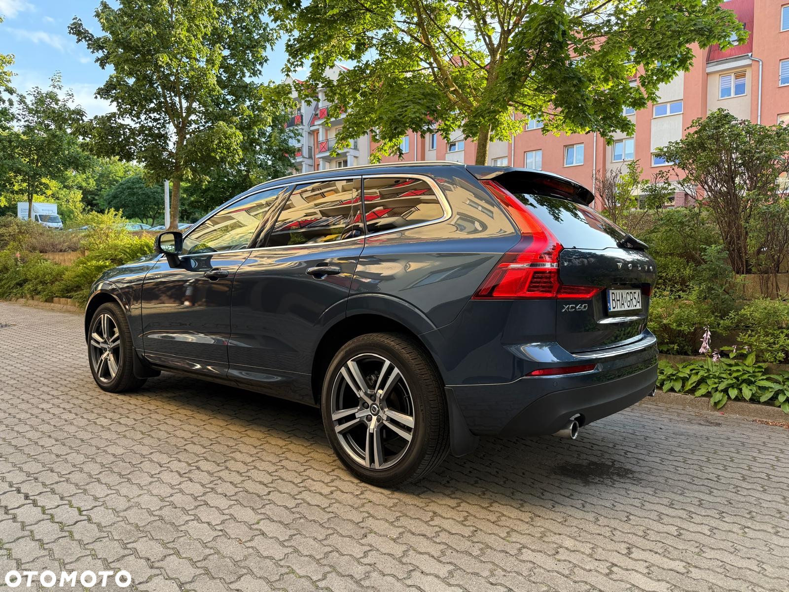 Volvo XC 60 T5 AWD Geartronic Momentum - 4