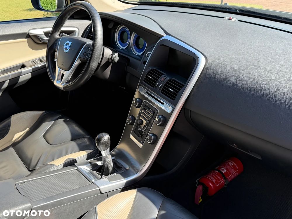Volvo XC 60 DRIVe R-Design - 13