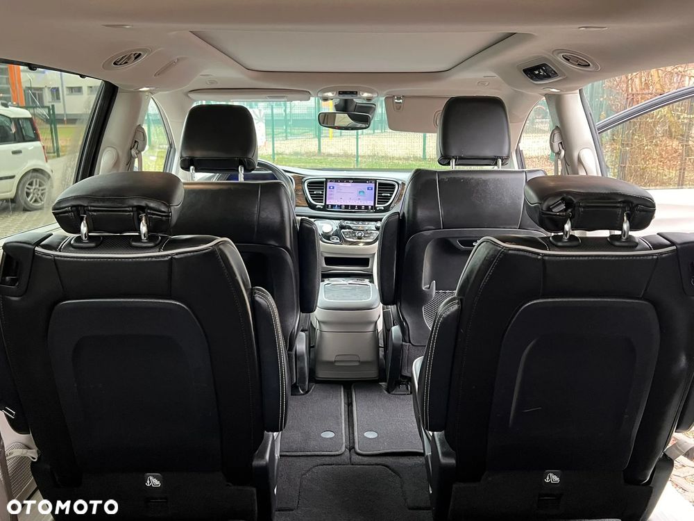 Chrysler Pacifica - 15