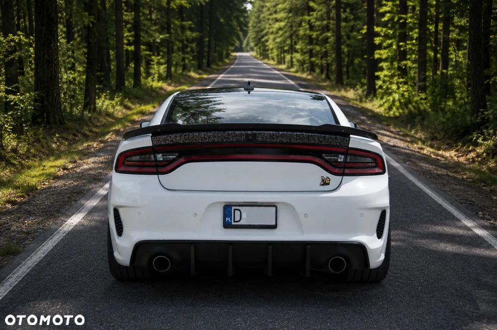 Dodge Charger 6.4 Scat Pack Widebody - 3
