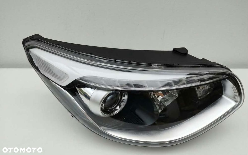 Lampa Prawa Kia Soul II 2 Soczewka z LED Europa bdb.stan
