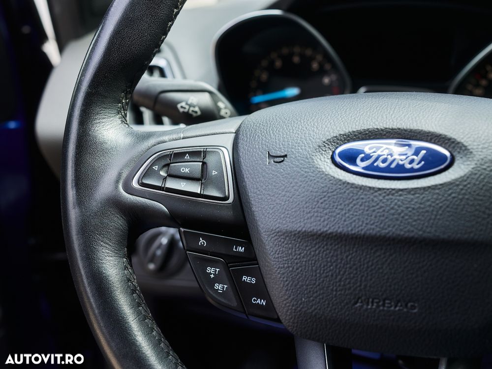 Ford Kuga 1.5 EcoBoost 2x4 Titanium - 25