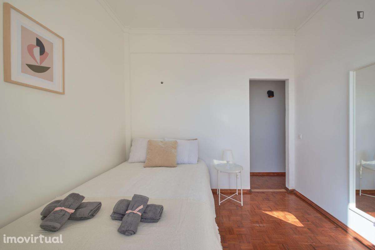 Quarto - localizado em Almada Lisbon - Grande imagem: 4/60