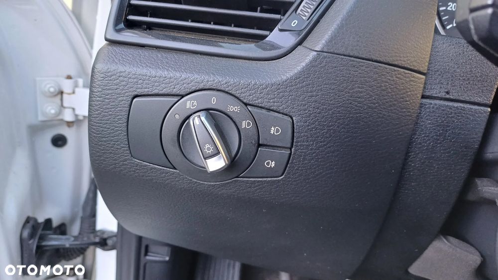 BMW X1 sDrive18d xLine - 16