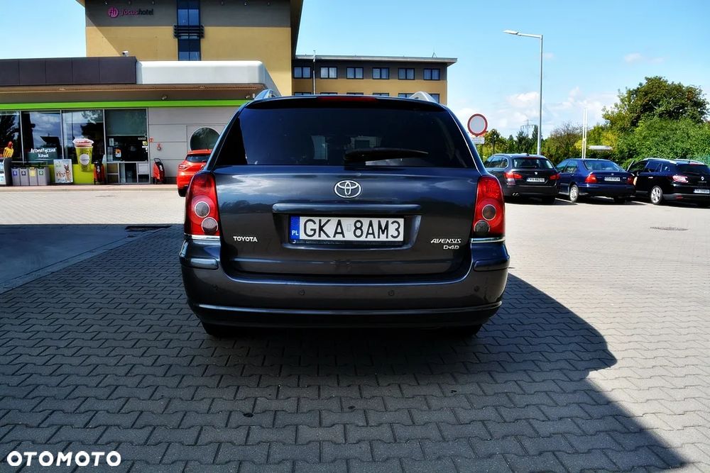 Toyota Avensis 2.2 D-4D Sol - 14