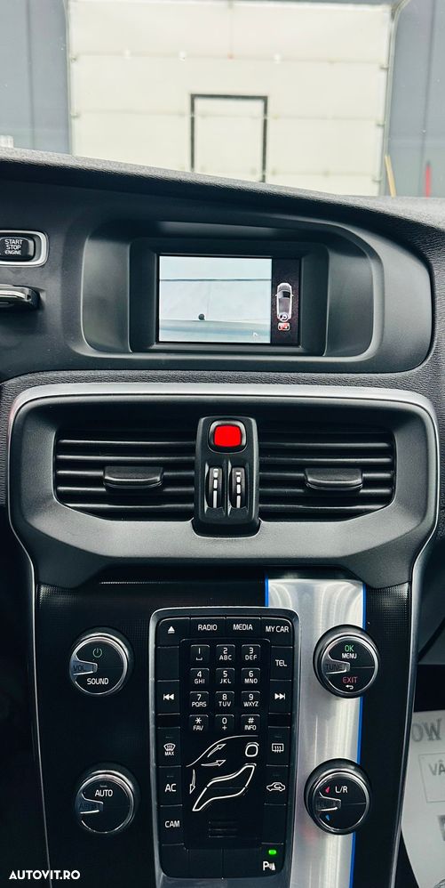 Volvo V40 D2 R Design - 26