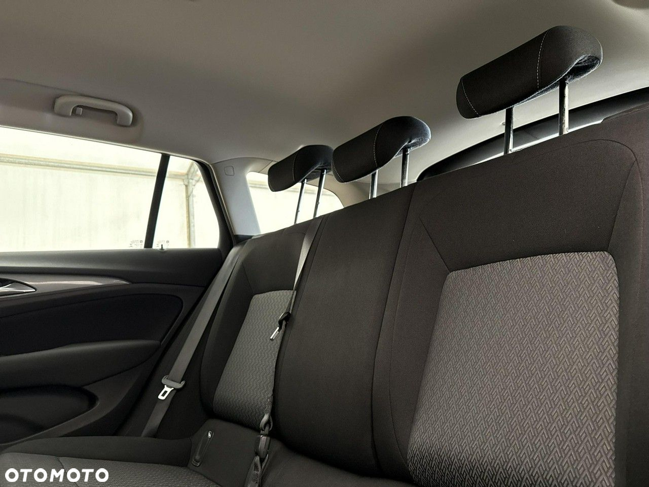 Opel Insignia - 18