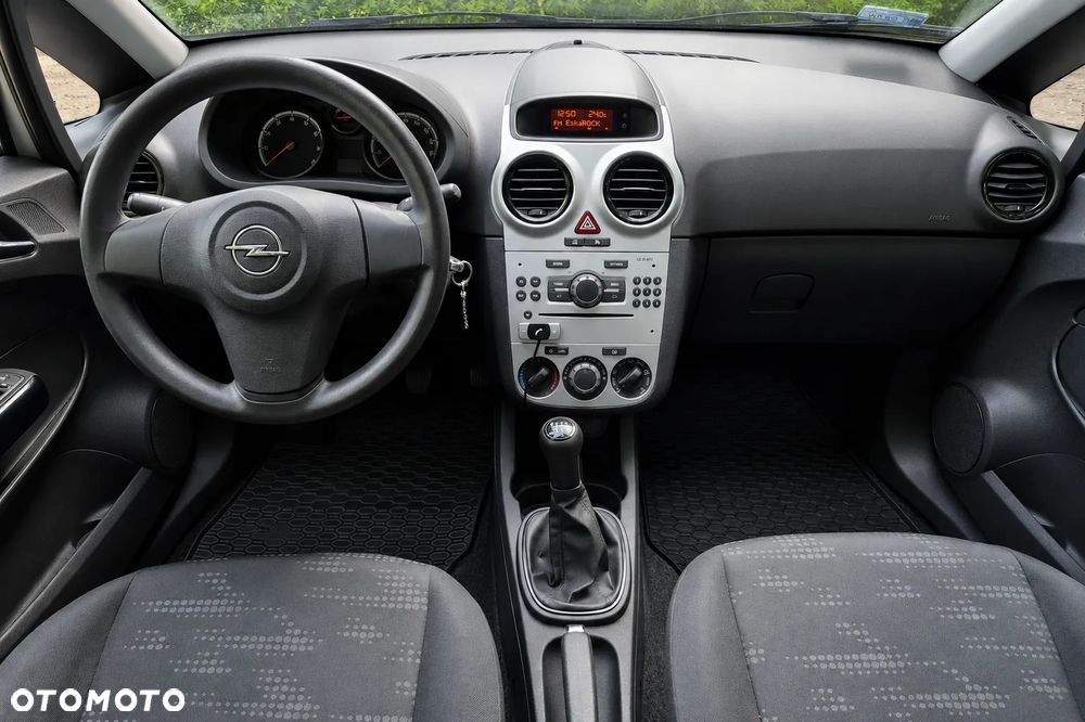 Opel Corsa 1.2 16V Essentia - 5