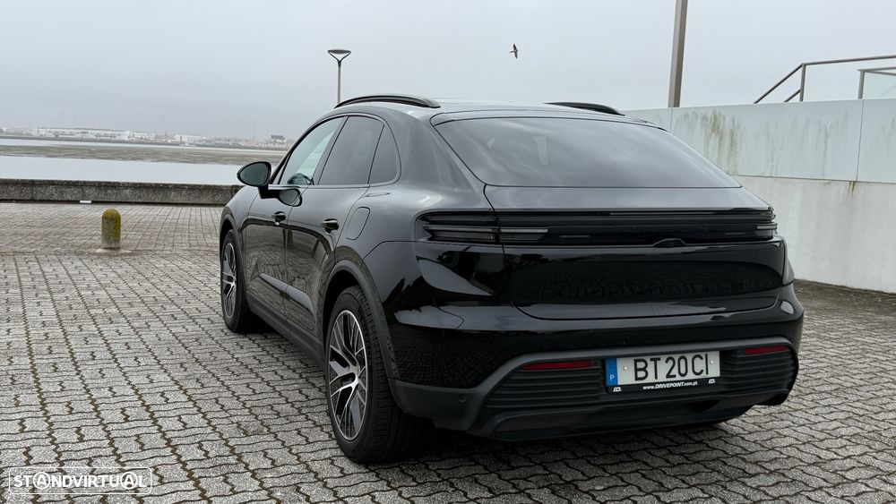 Porsche Macan Electric - 13