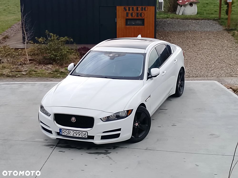 Jaguar XE 25t AWD Prestige - 29