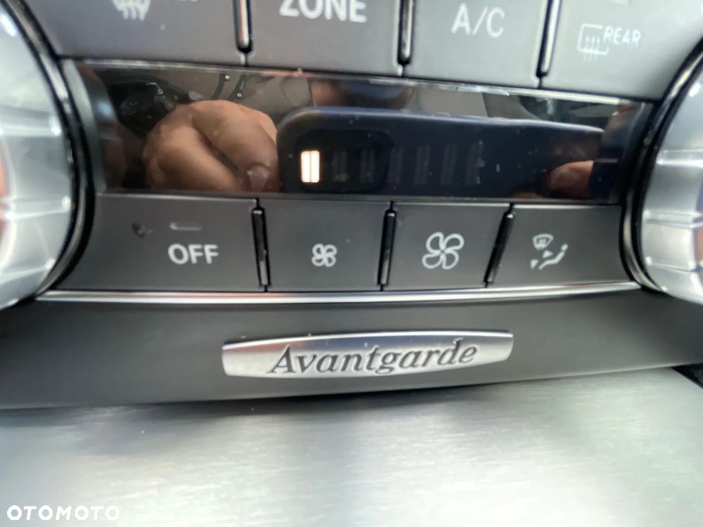 Mercedes-Benz Klasa C 180 (BlueEFFICIENCY) 7G-TRONIC Avantgarde - 16