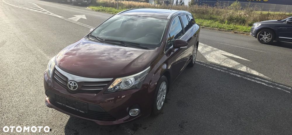 Toyota Avensis 1.8 Premium - 11