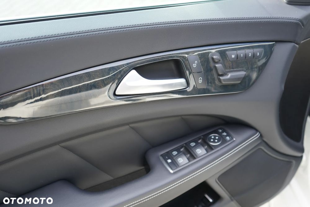 Mercedes-Benz CLS 350 BlueEff - 21