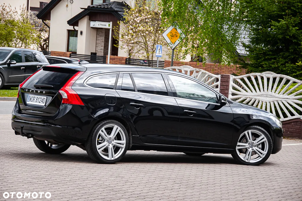 Volvo V60 D4 Geartronic Summum - 16