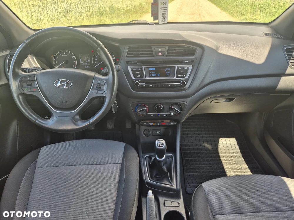 Hyundai i20 1.2 Comfort - 11