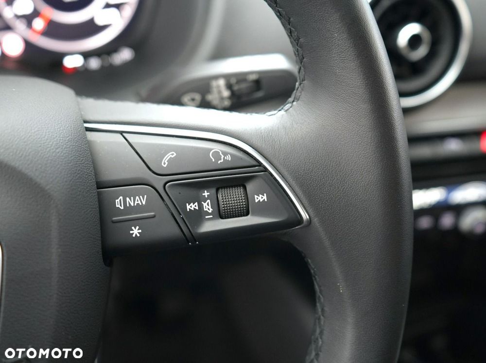 Audi Q2 - 18