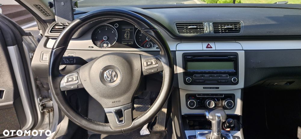Volkswagen Passat 2.0 TDI Comfortline DSG - 10